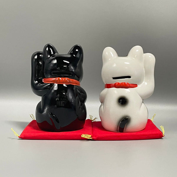 値下げ新品　常滑焼 招き猫５号　厄除け魔除け　左黒×１点　右黒×１点 Amazon.co.jp: 常滑焼 招き猫5号 厄除け魔除け 右黒×1点 高さ